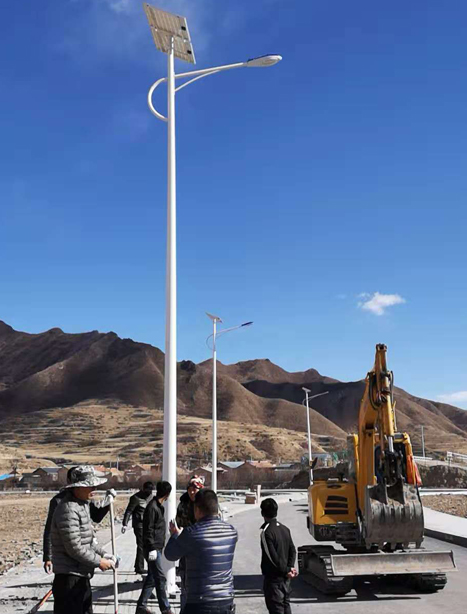 甘南碌曲10米永宁太阳能路灯项目